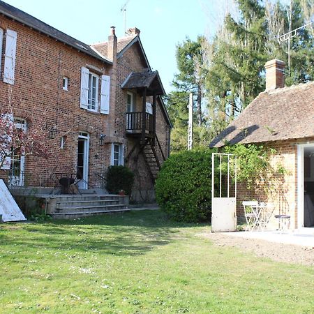 Chez Santia Vila Brinon-sur-Sauldre Exterior foto