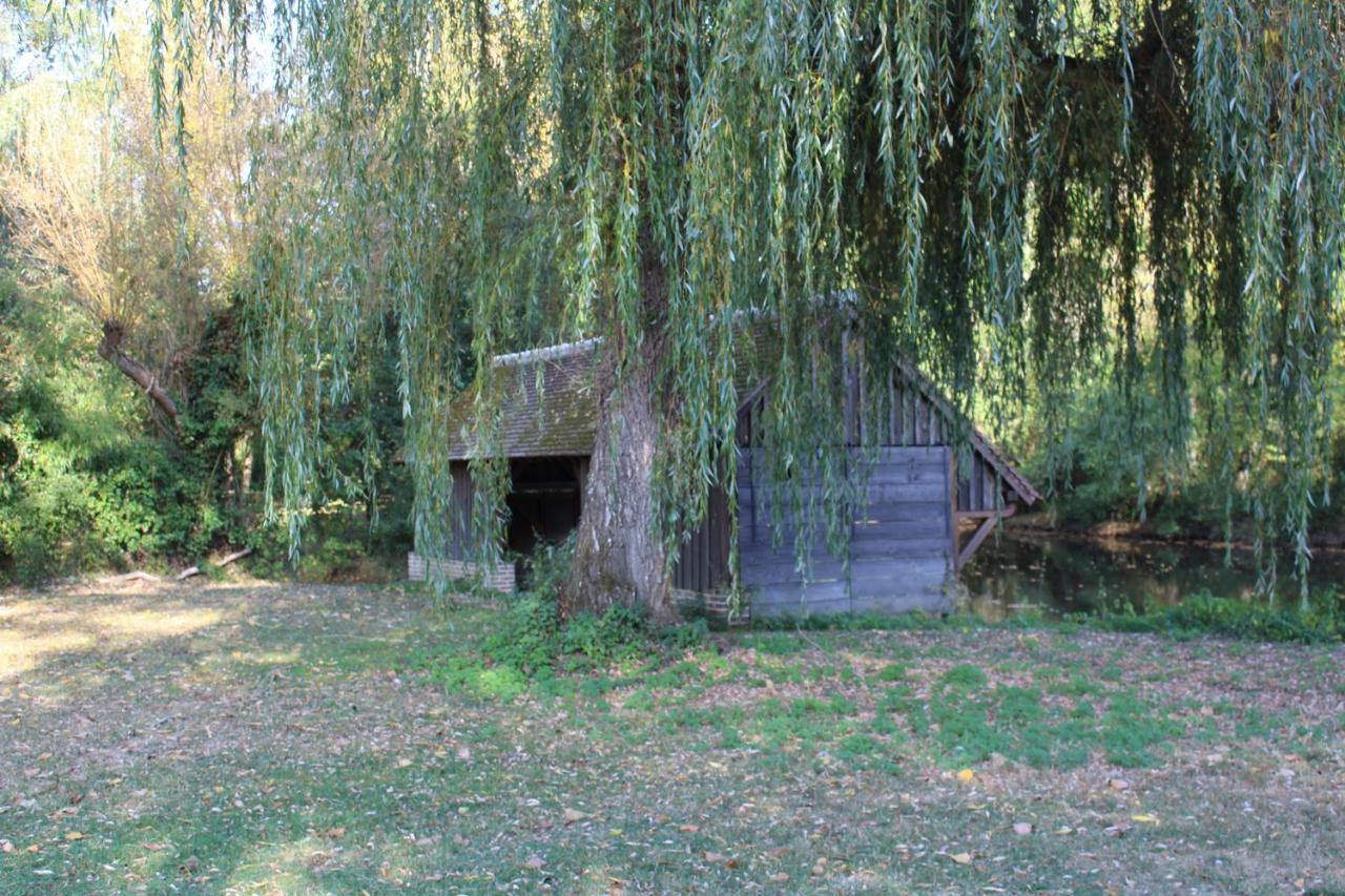 Chez Santia Vila Brinon-sur-Sauldre Exterior foto