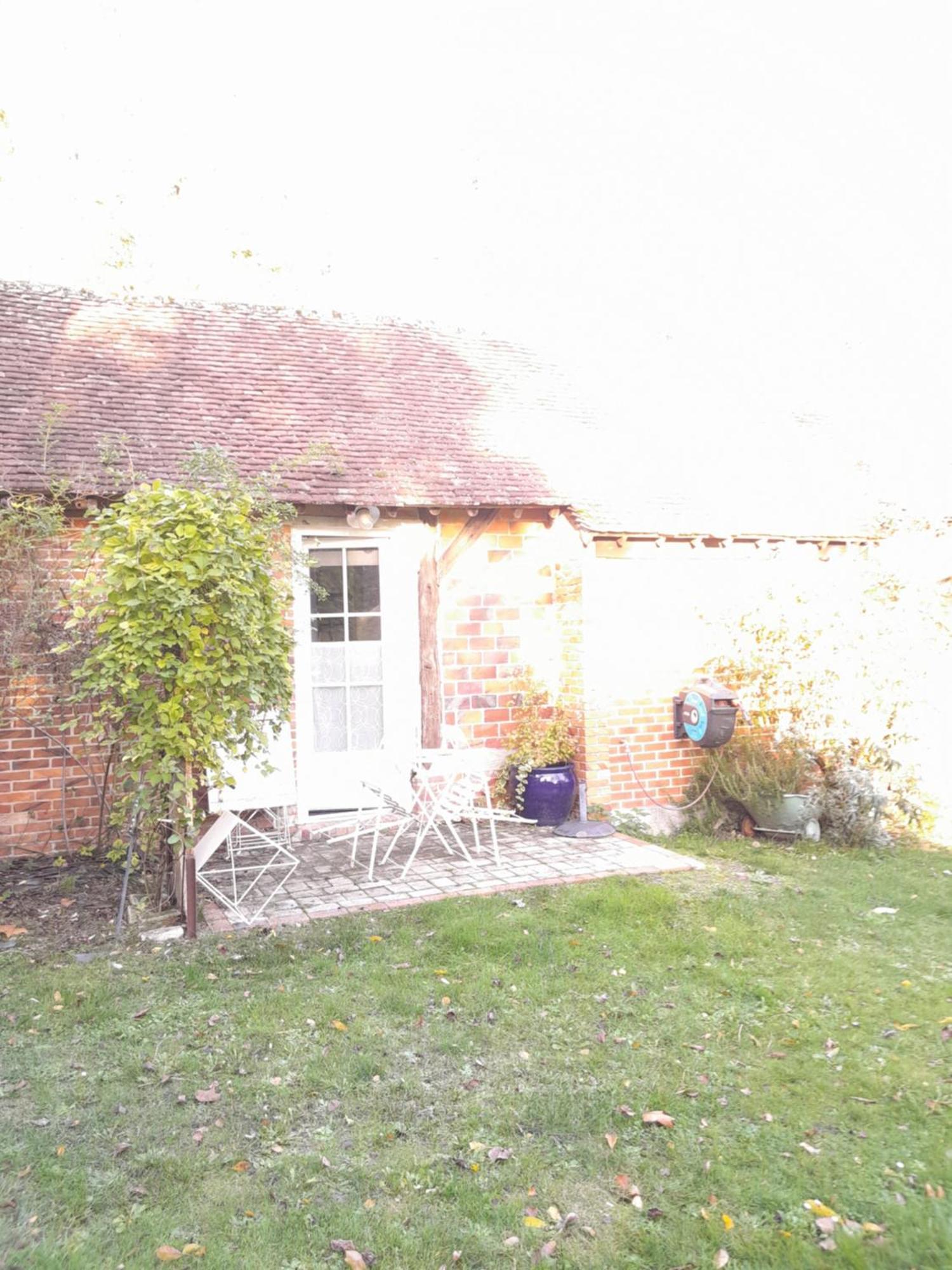 Chez Santia Vila Brinon-sur-Sauldre Exterior foto